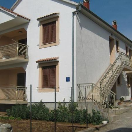 Apartmani Petra Pakoštane Exterior foto